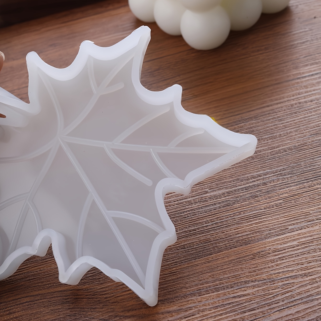 1PC Maple Leaf shaped Silicone - Candle Mold Silicone 评论和价格